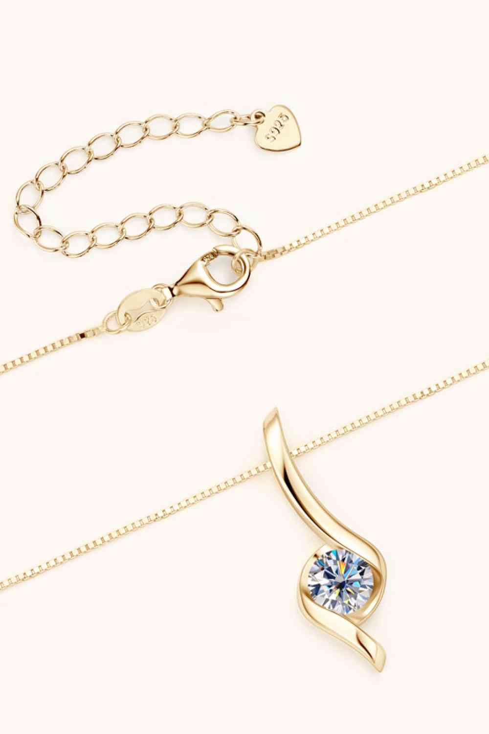 Ethereal Essence: 1-Carat Moissanite Gleam Necklace