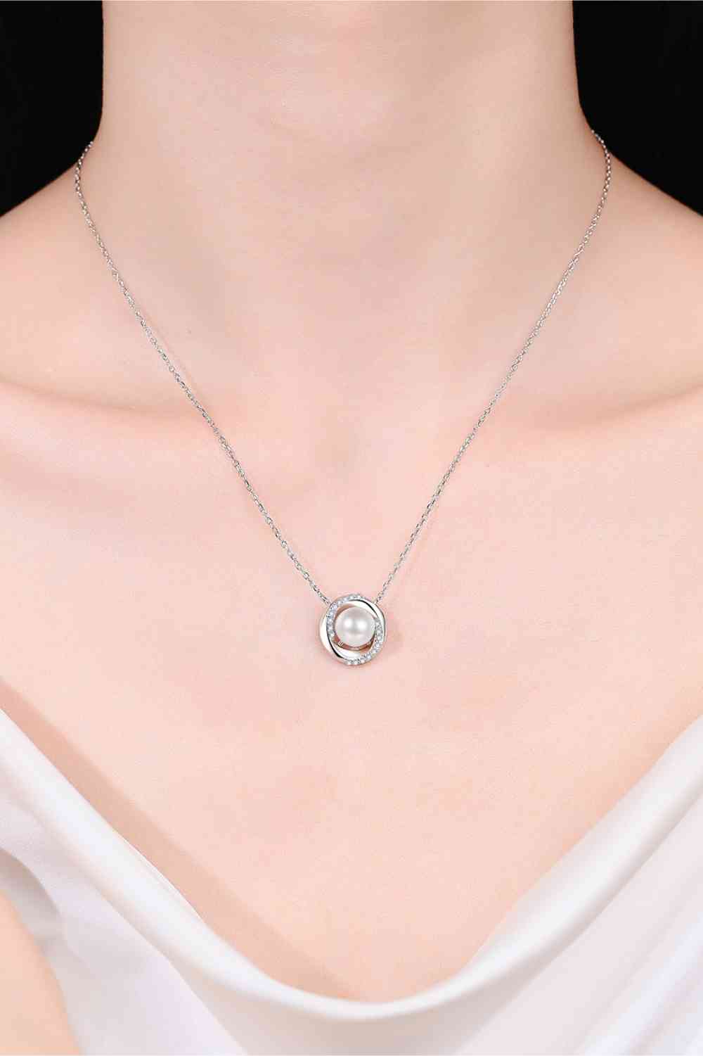 Lustrous Moonlight Moissanite Pearl Necklace