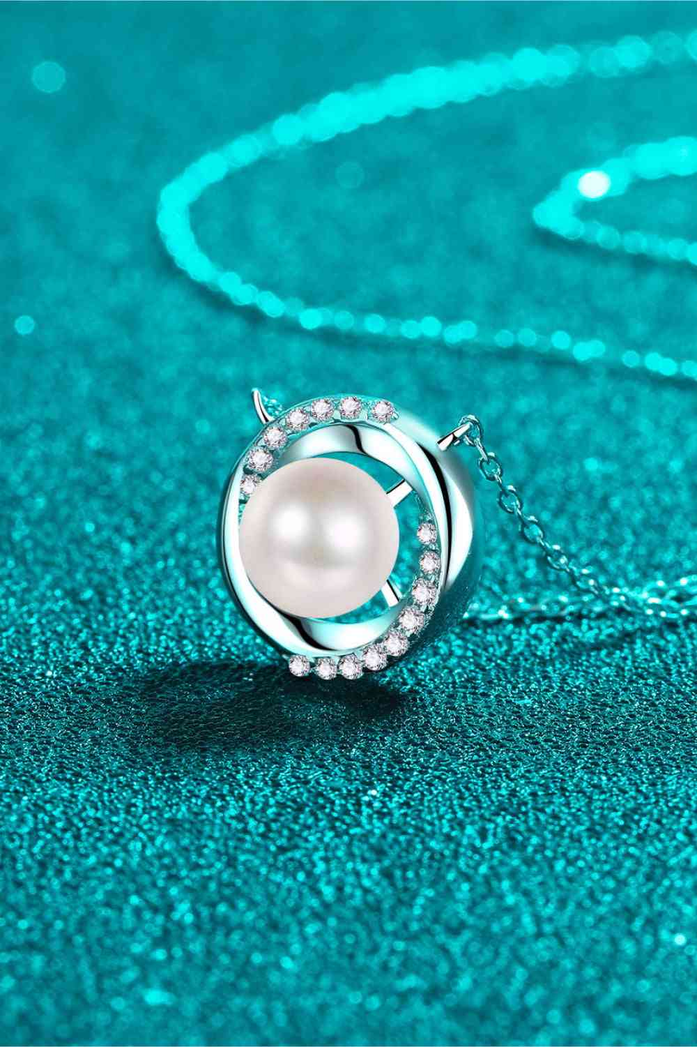 Lustrous Moonlight Moissanite Pearl Necklace
