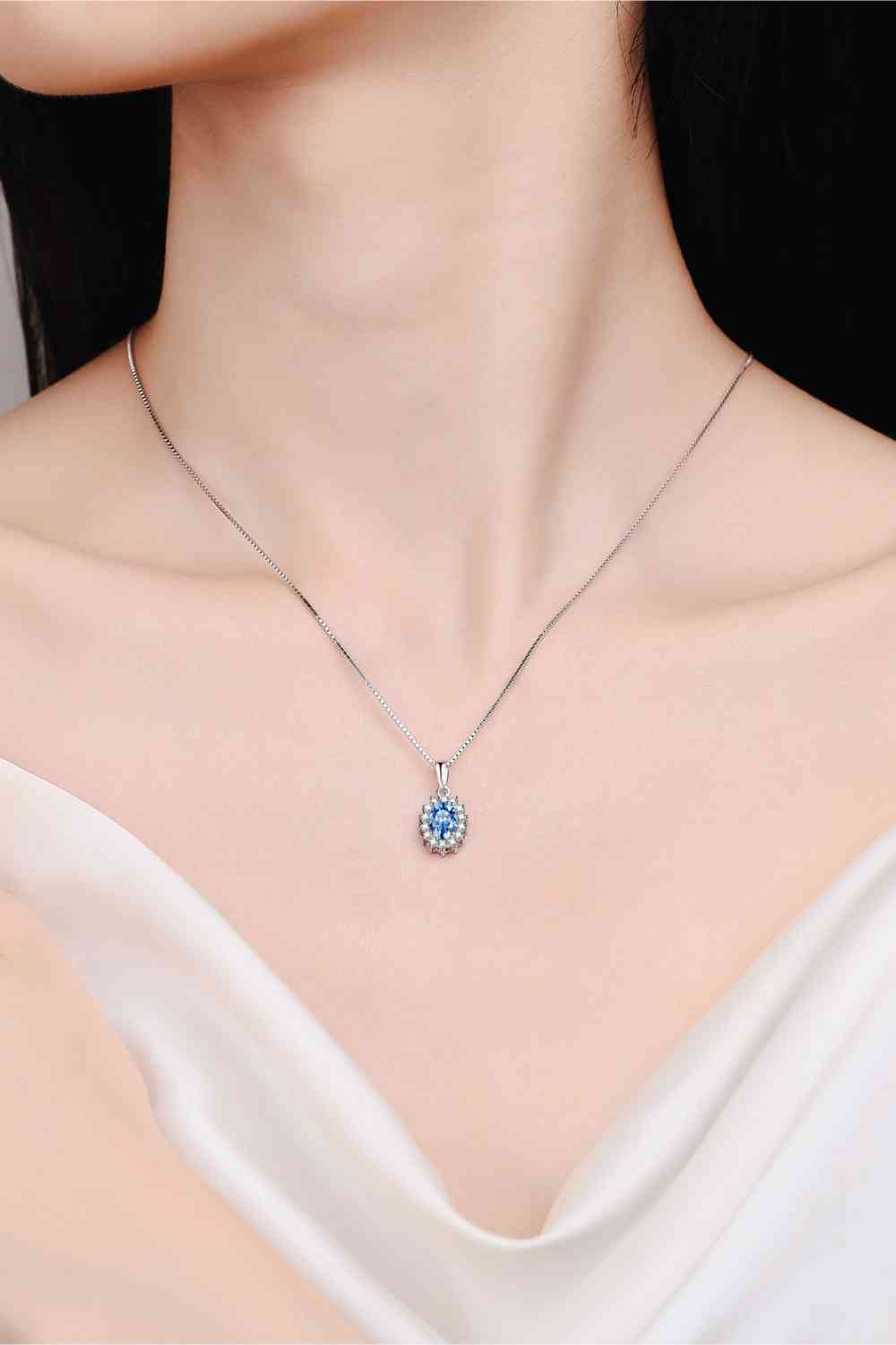 Starlit Splendor: 1-Carat Moissanite Necklace