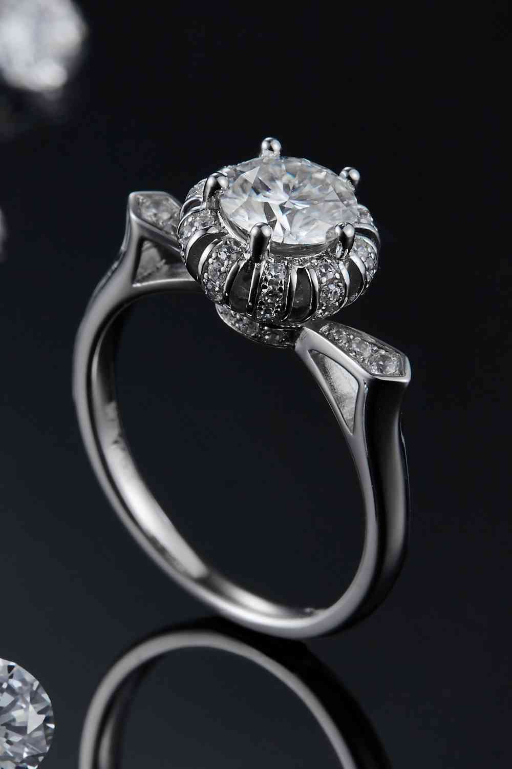 Eternal Elegance: 1 Carat Moissanite 925 Silver Ring